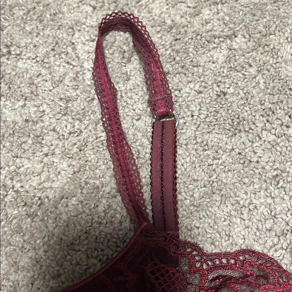 Victoria’s Secret unlined bra with bow, burgundy, size 38D EUC! Vintage 2008 Y2K